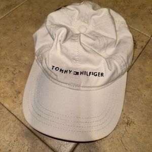 Tommy Hilfiger hat